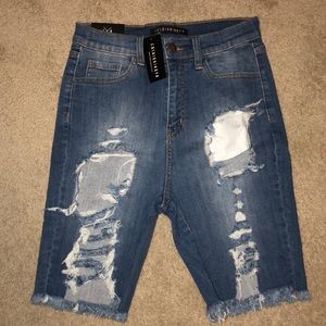 Fashion Nova Bermuda shorts (brand new with tag)!